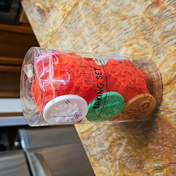 Christmas Baking Set - Picture 2 of 2